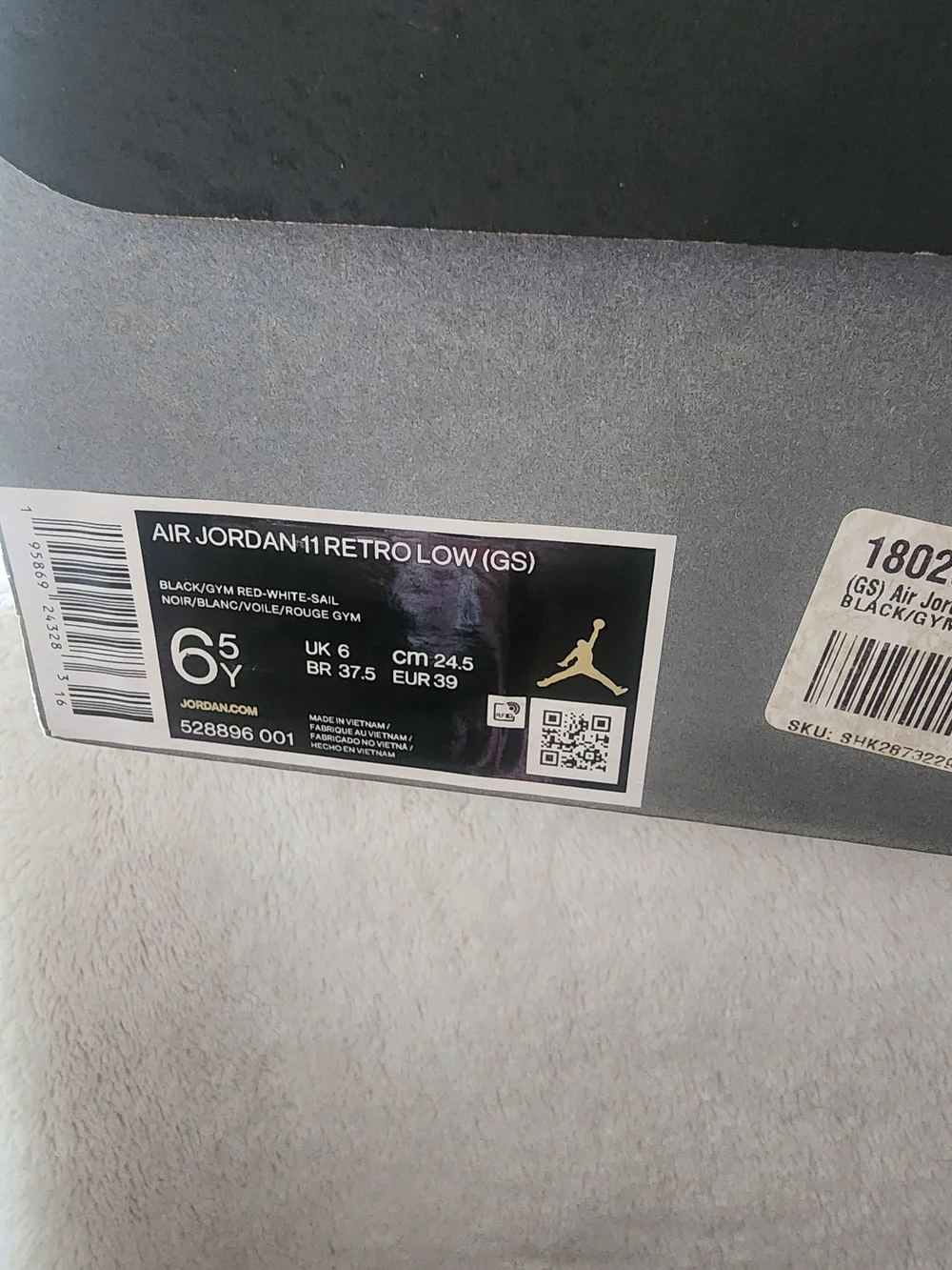 Jordan Air Jordan 11 Retro Low GS in Black and White
